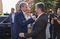Zapatero inaugura una exposición de fotos de la historia del PSOE de Segovia