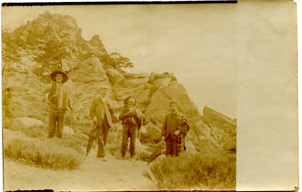 Fotografía tomada el 27 de agosto de 1907 en La Peñota, en la Sierra de Guadarrama, que se utilizó como tarjeta postal.