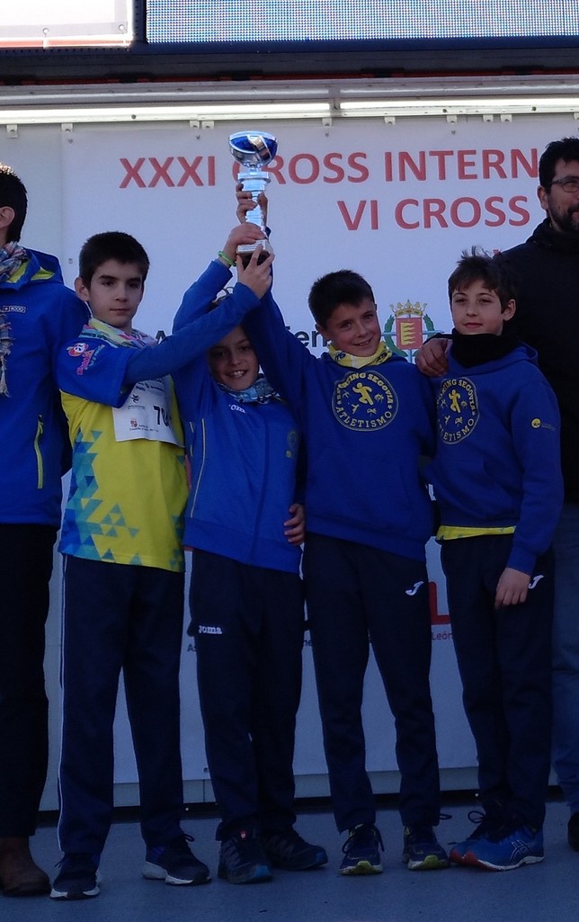 Los pequeños del Sporting Segovia, campeones de CyL