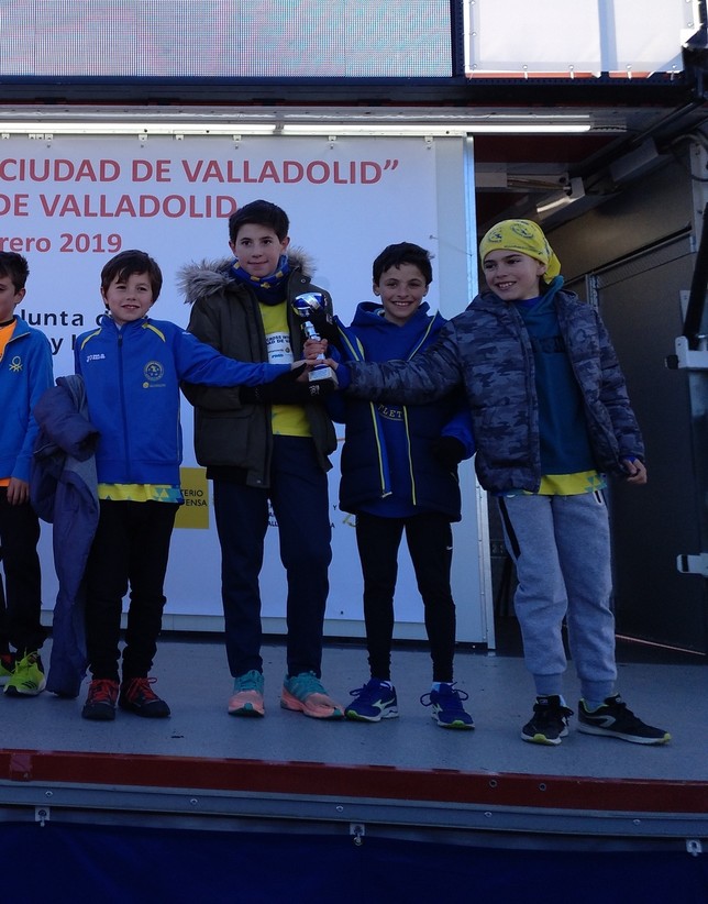Los pequeños del Sporting Segovia, campeones de CyL