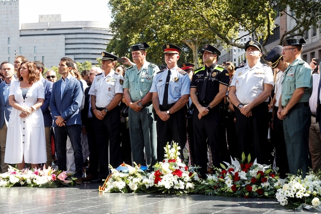 Barcelona rinde homenaje a las víctimas de los atentados