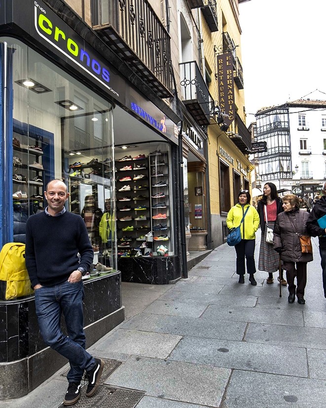 Ricardo Calvo, propietario de la tienda de deportes 'De carrerilla'.