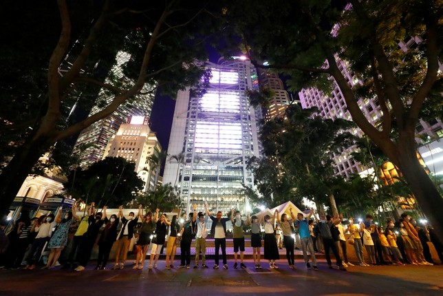 Hong Kong pide emanciparse de China con una cadena humana