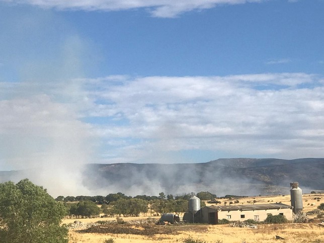 Incendio en Torrecaballeros (fotos y vídeo)