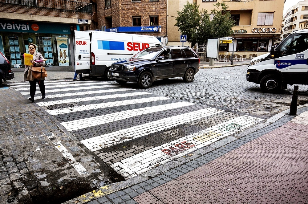 Paso de peatones situado a la altura del número 15 de Gobernador Fernández Jiménez, donde se registraron dos atropellos en septiembre.