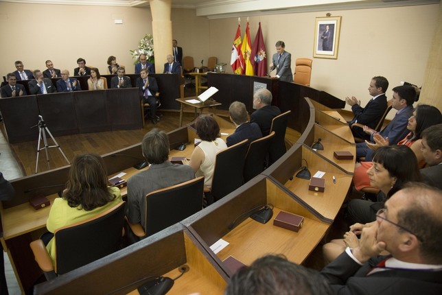 Pleno de constitución de la Diputación celebrado el 24 de junio de 2015