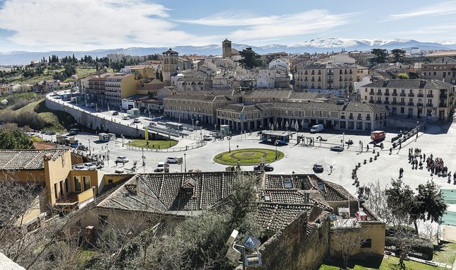 Vista general de la plaza de la Artillería, Padre Claret y Vía Roma