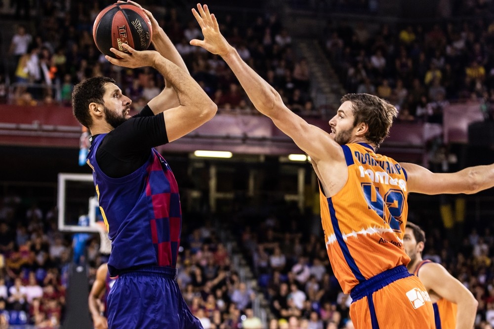 Mirotic funde la resistencia del Valencia Basket