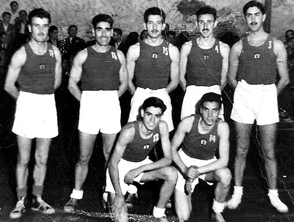 Otro equipo del Imperio FJ de Segovia en la década de los 40.