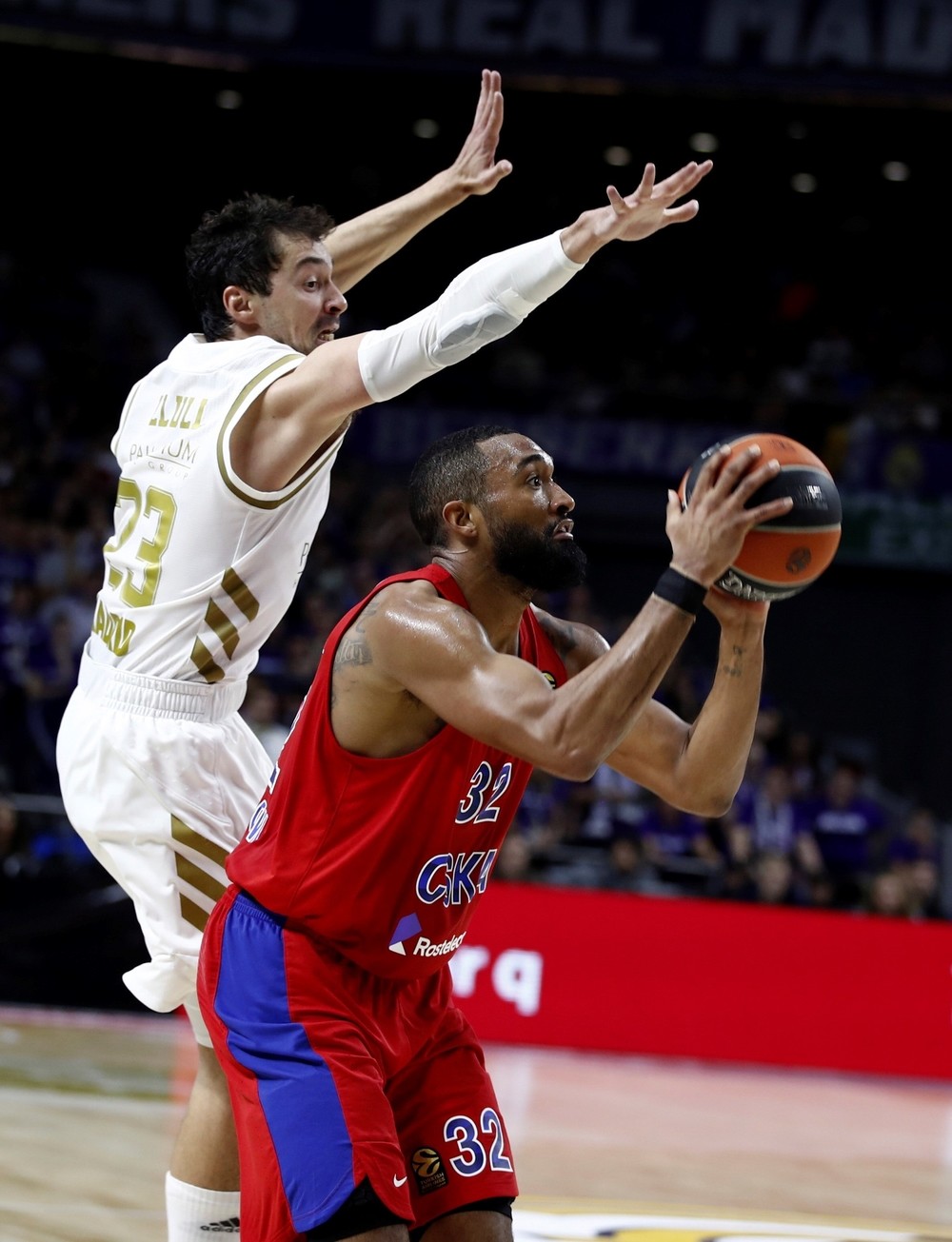 El Barça pasa por encima del Maccabi