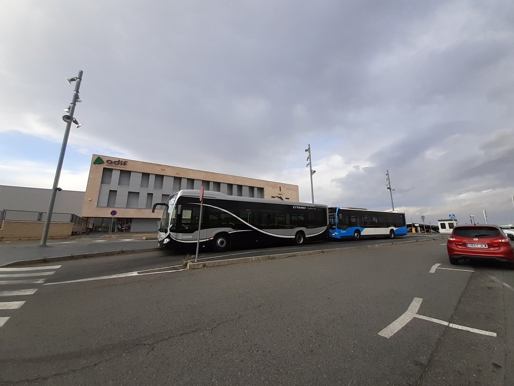 El autobús urbano híbrido ya rueda por Segovia