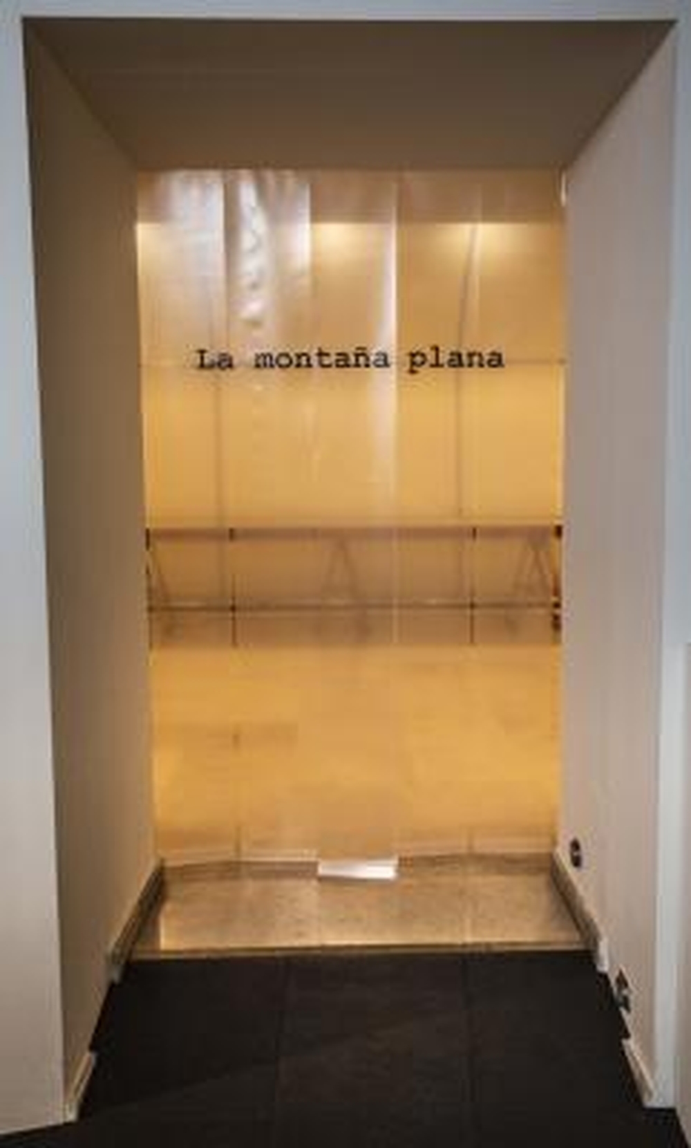 exposición  La montaña plana, la comarca encantada de José María Yague.  / ROSA BLANCO