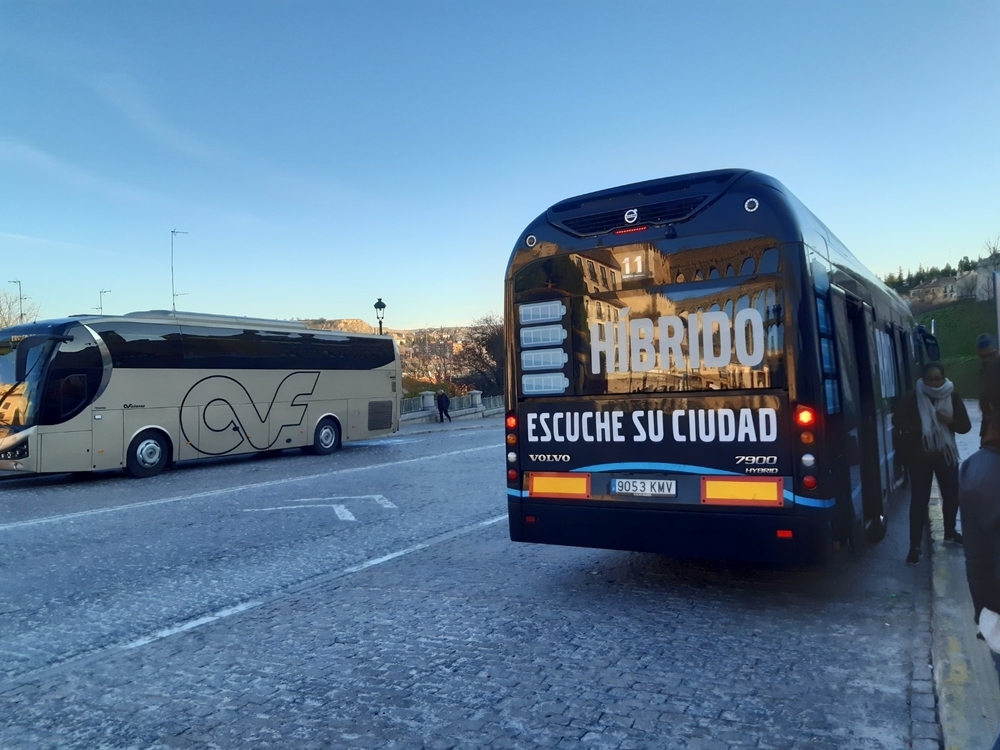 Avanza rueda en Segovia con un bus negro en pruebas