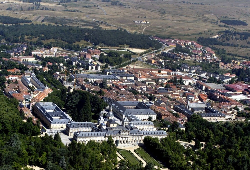 Vista aérea del Real Sitio de San Ildefonso, uno de los 60 municipios de Segovia donde se revisa al alza la valoración catastral de sus inmuebles urbanos, base imponible del IBI. 