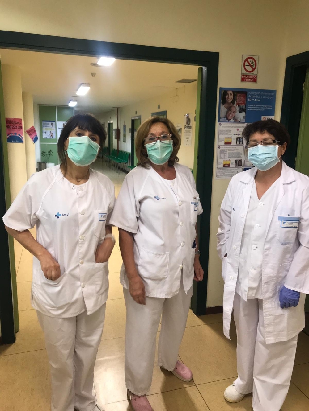 La médico Cristina Velarde y las enfermeras Ana de Pablos y Ángeles Delgado