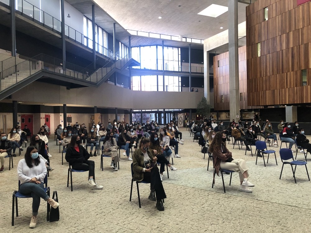 2.000 alumnos inician una enseñanza bimodal en la UVA