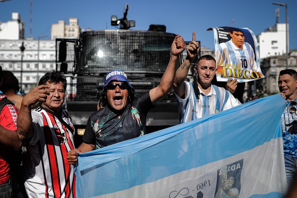 Incidentes tras el cierre de las filas para el velatorio de Maradona  / JUAN IGNACIO RONCORONI
