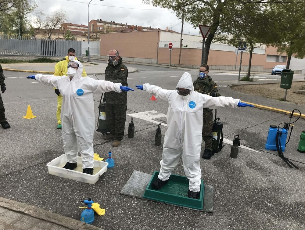 La Academia de Artillería realiza labores de desinfección  / El Día de Segovia