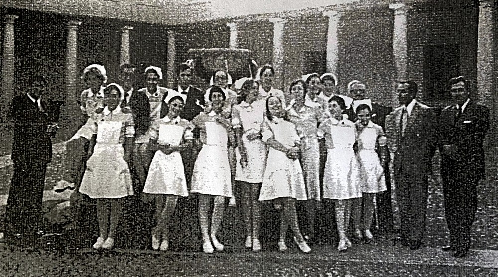 Primera promoción de la Escuela de Enfermería de Segovia, en 1975
