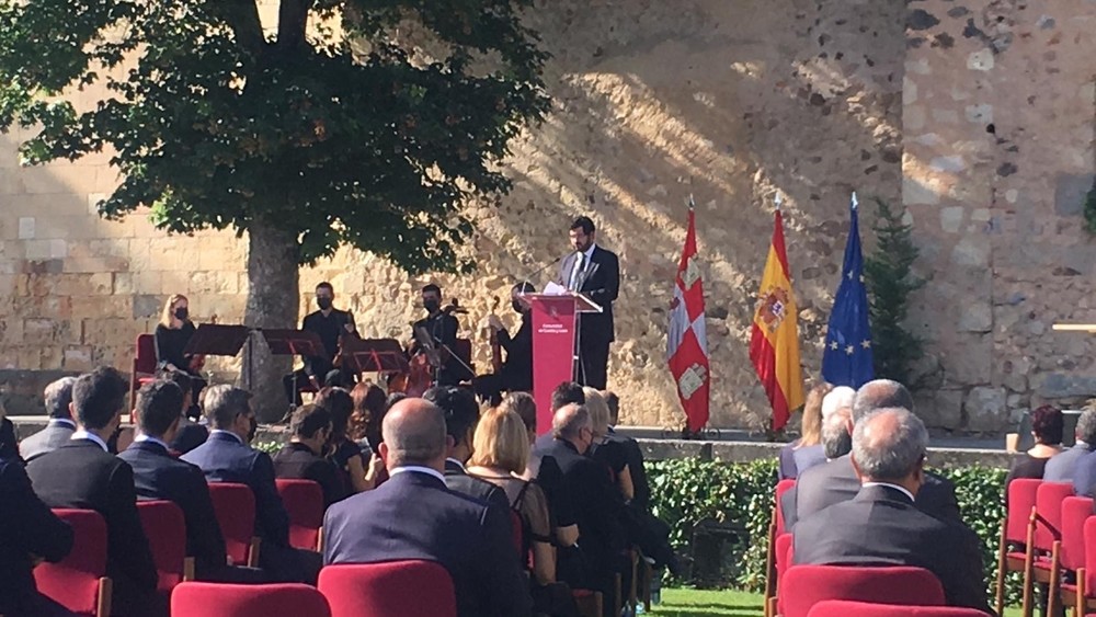 La Comunidad recuerda en Segovia a las víctimas de Covid19  / ROSA BLANCO