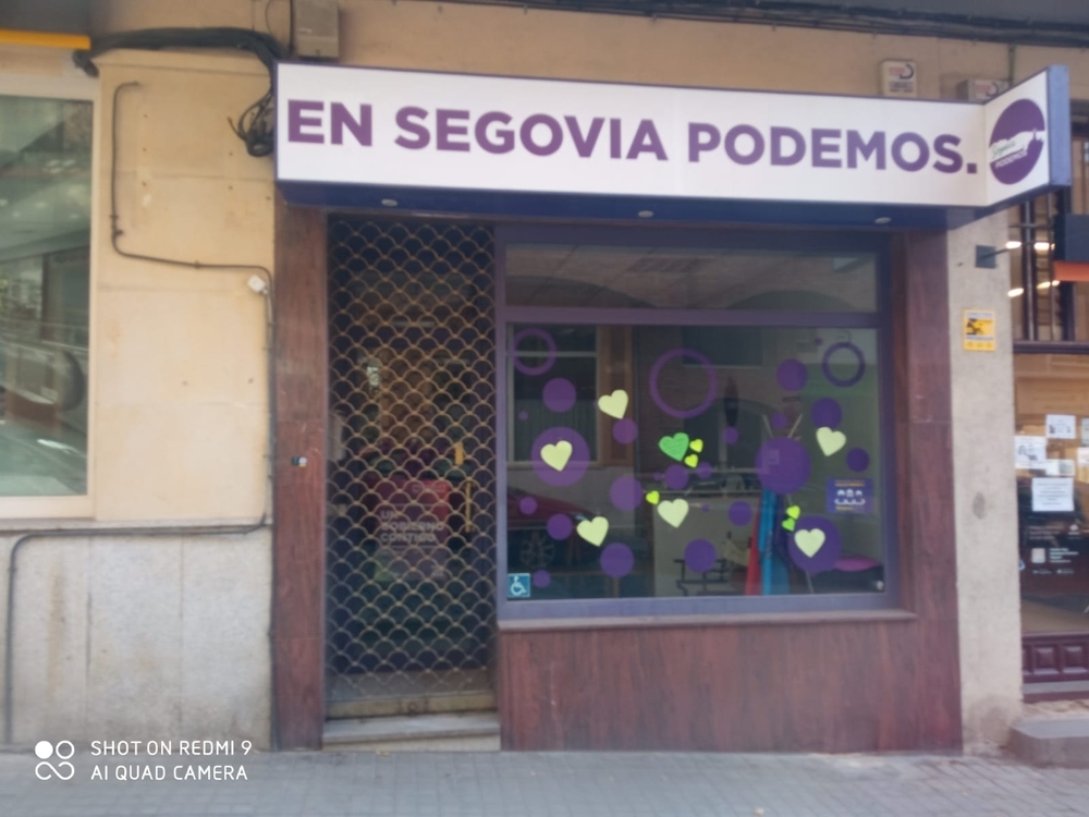 Corazones para protestar en Segovia contra la 'ley Celaá'