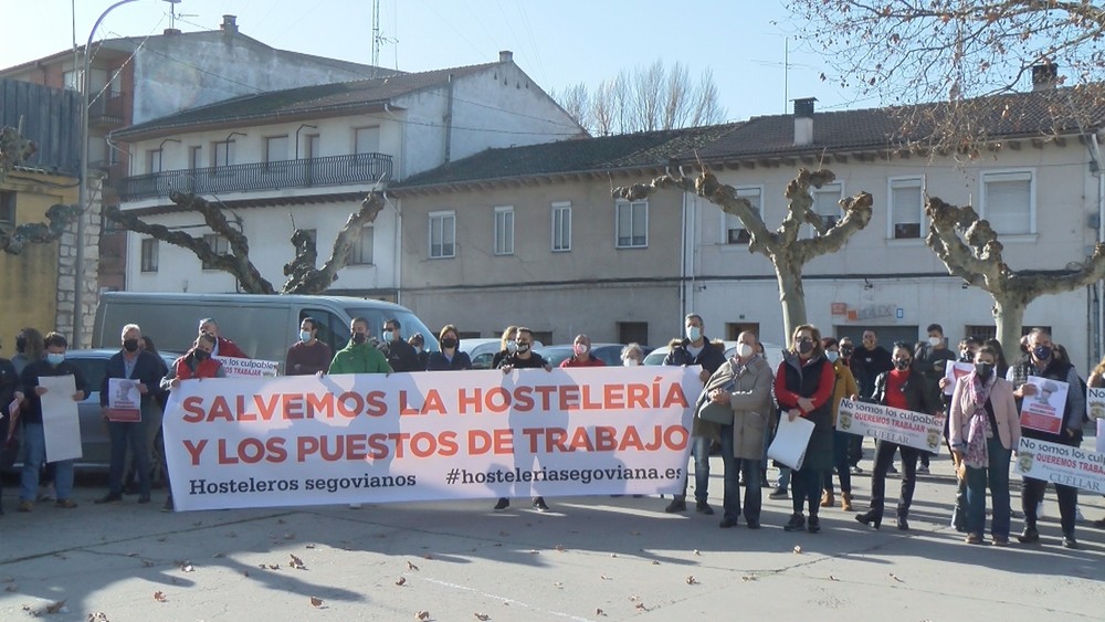Más de 300 personas en la marcha hostelera en Cuéllar