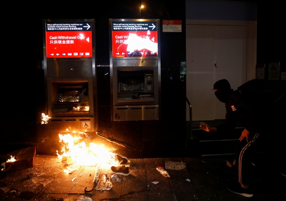 La tensión vuelve a Hong Kong durante la marcha de Año Nuevo