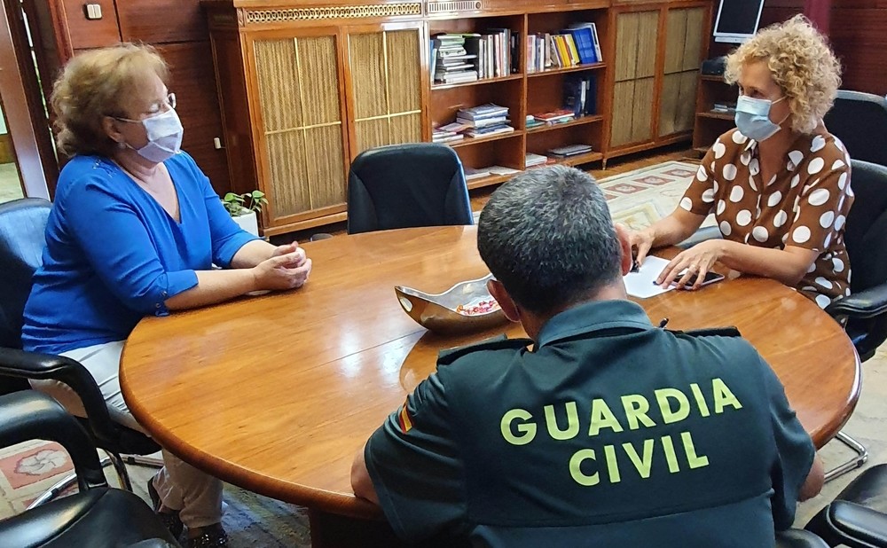 Encuentro de la subdelegada con la alcaldesa de Ayllón, María Jesús Sanz