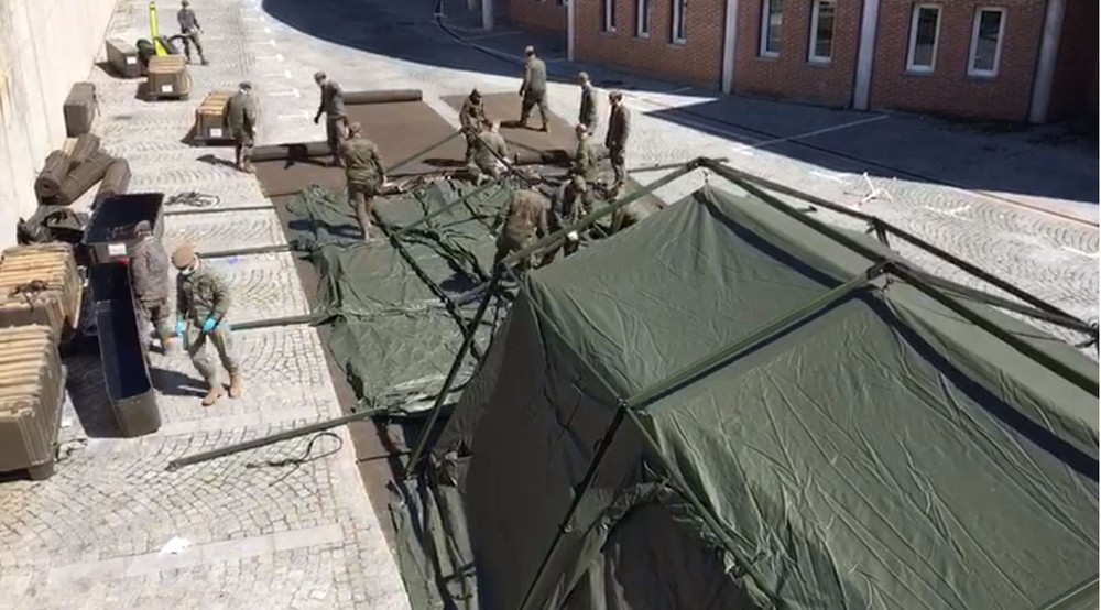 El Ejército monta el hospital de campaña
