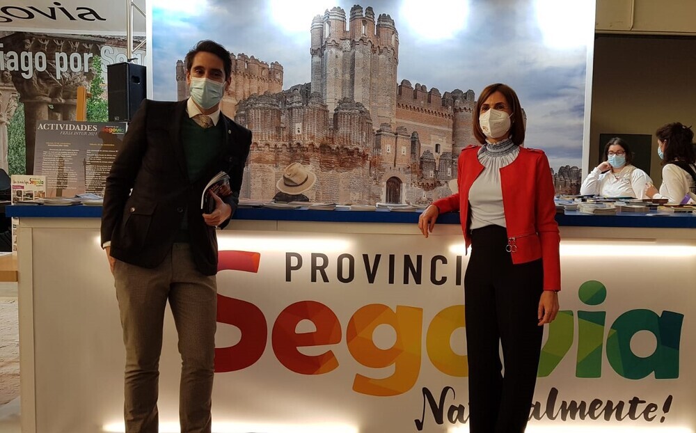 El concejal de Turismo junto con la Diputada de Prodestur, Magdalena Rodríguez