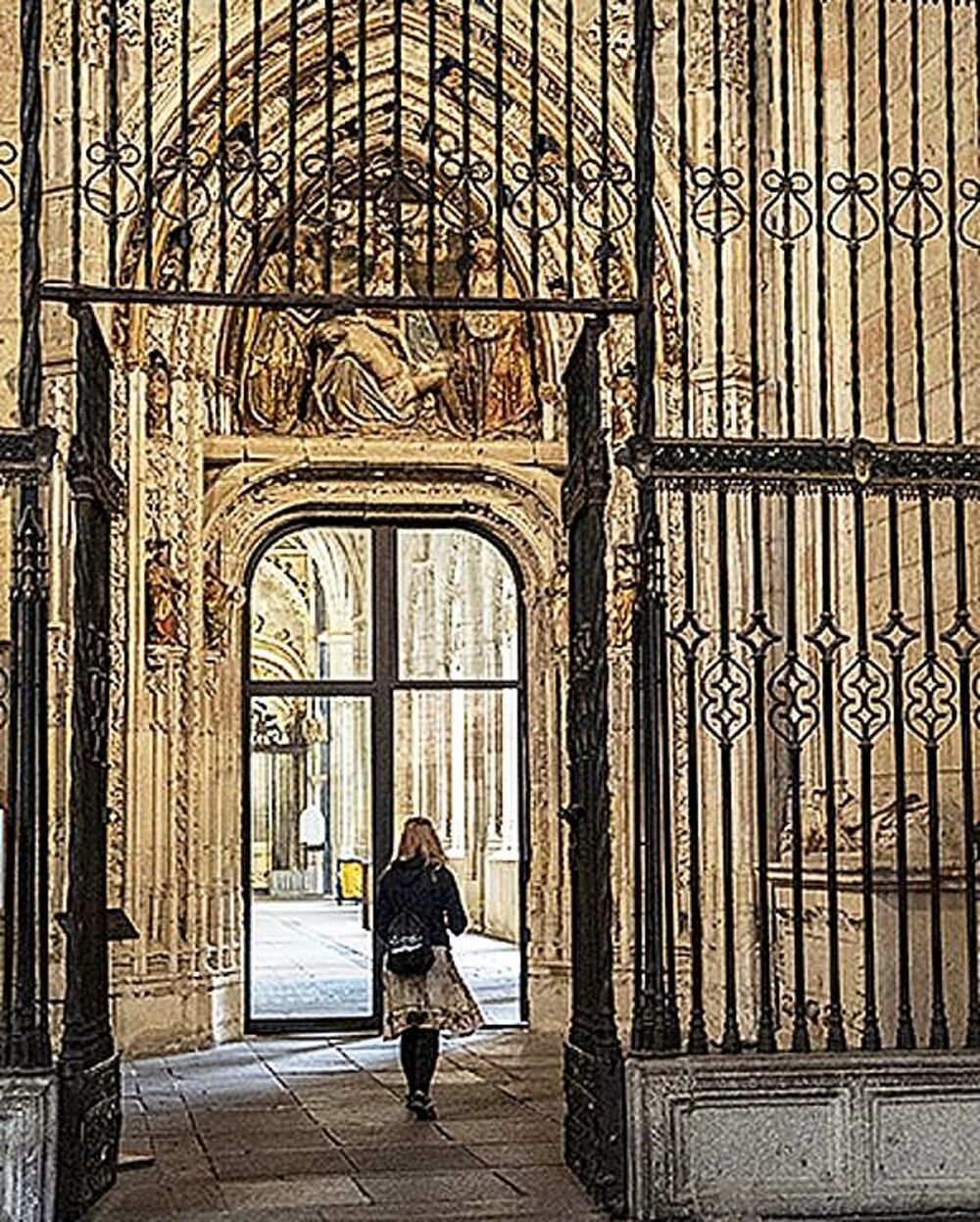 Calvario a la entrada de la capilla del Santísimo.