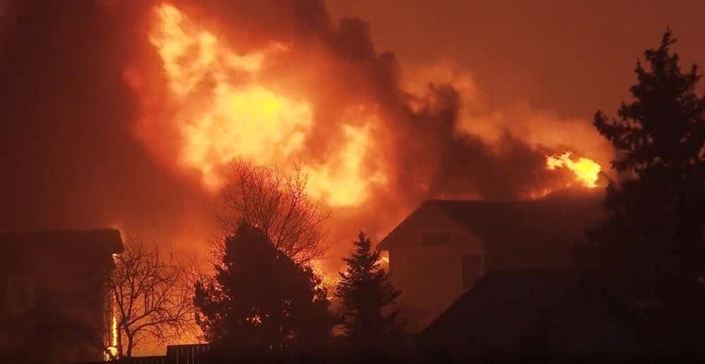 Un incendio consume casi 600 casas en Colorado