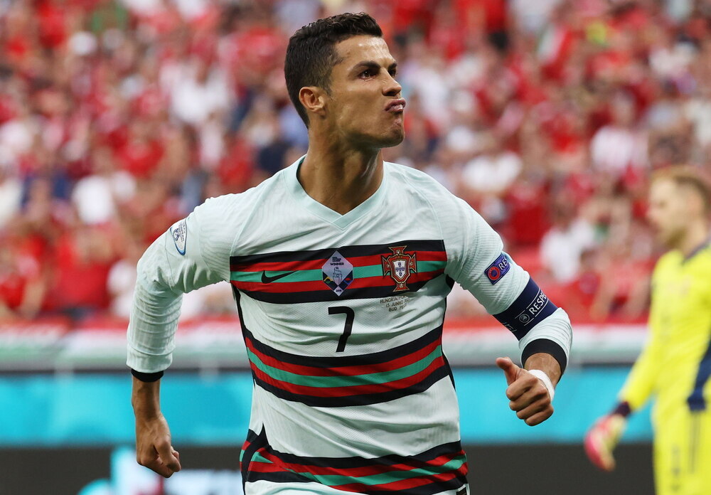 Cristiano Ronaldo agranda su leyenda en la casa de Puskas
