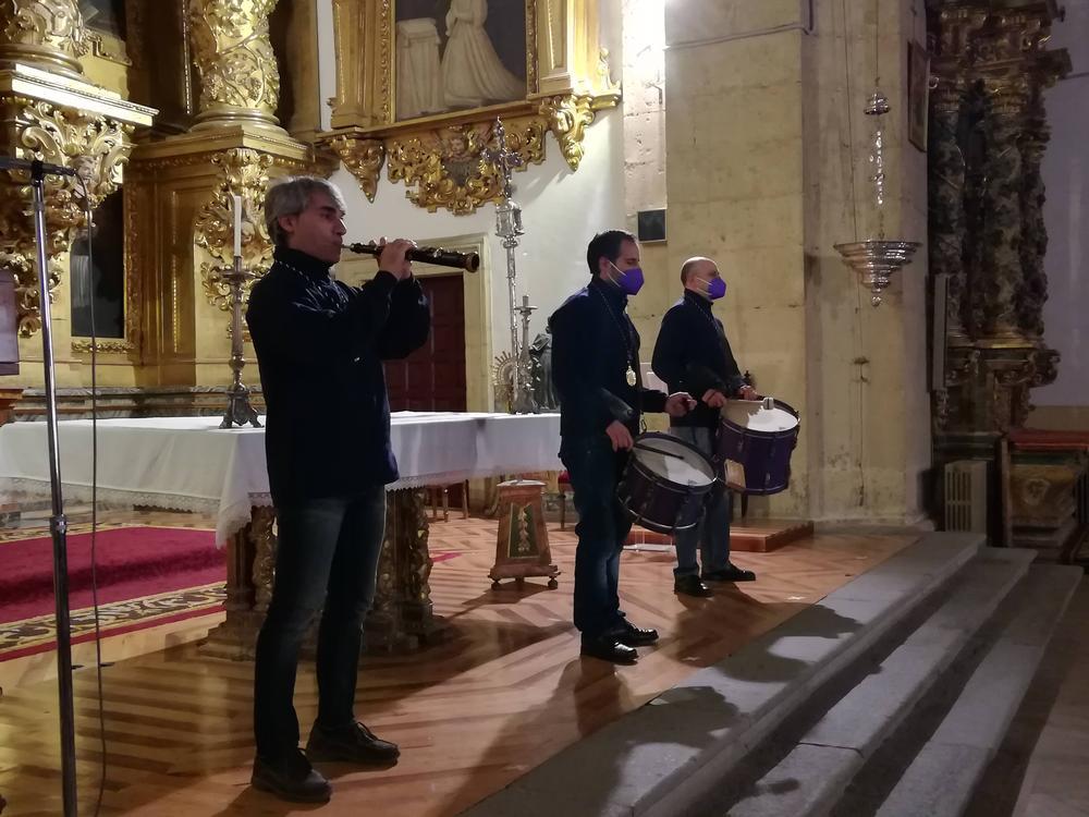 Dulzaina procesional en homenaje a las bandas de Segovia