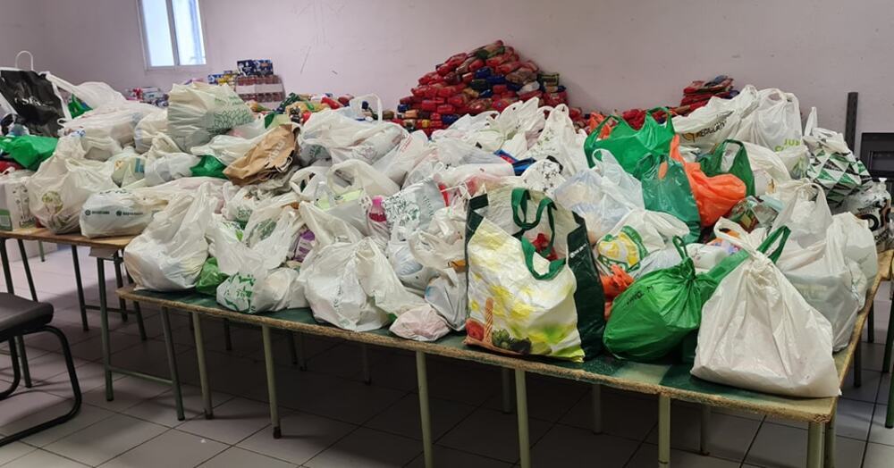 El colegio de El Espinar dona más de 500 kilos de alimentos