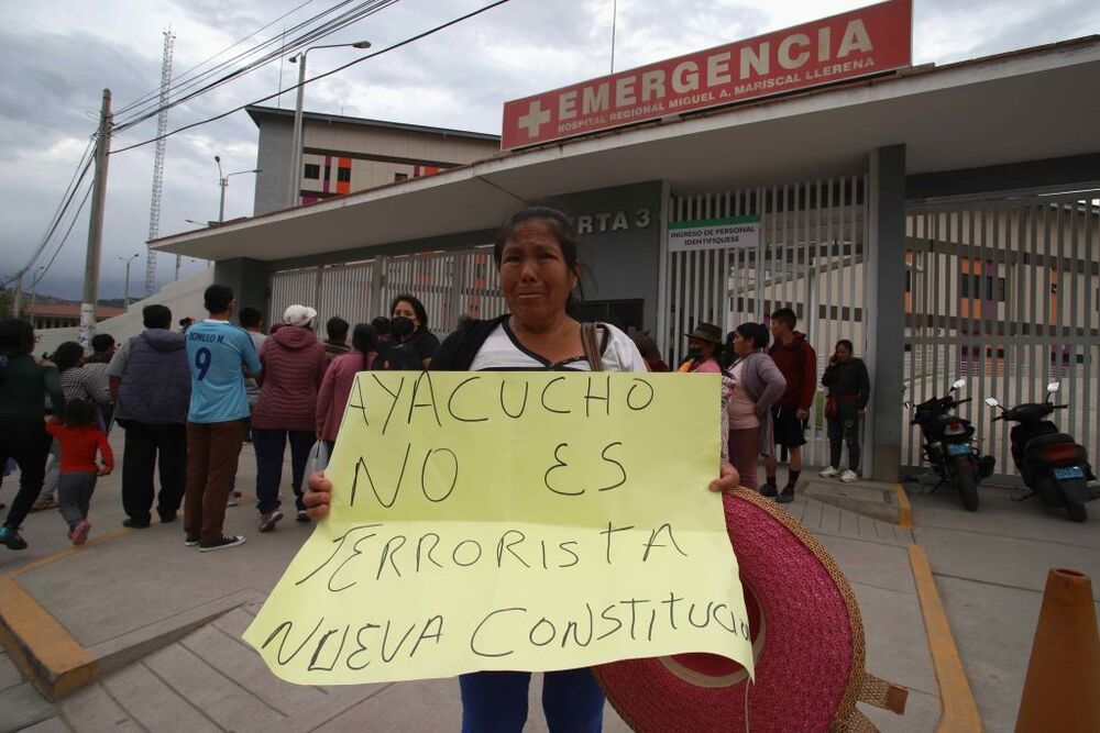 Suben a nueve los fallecidos en primer día del estado de emergencia de Perú  / MIGUEL GUTIERREZ