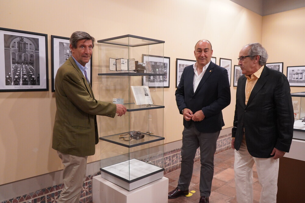 El director del museo, Rafael Cantalejo, junto al presidente del patronato Rodera Robles, Miguel Ángel de Vicente, y José Manuel Riosalido,