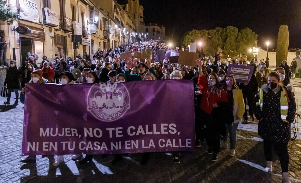 Unas 2.000 personas se manifiestan en Segovia el 8M