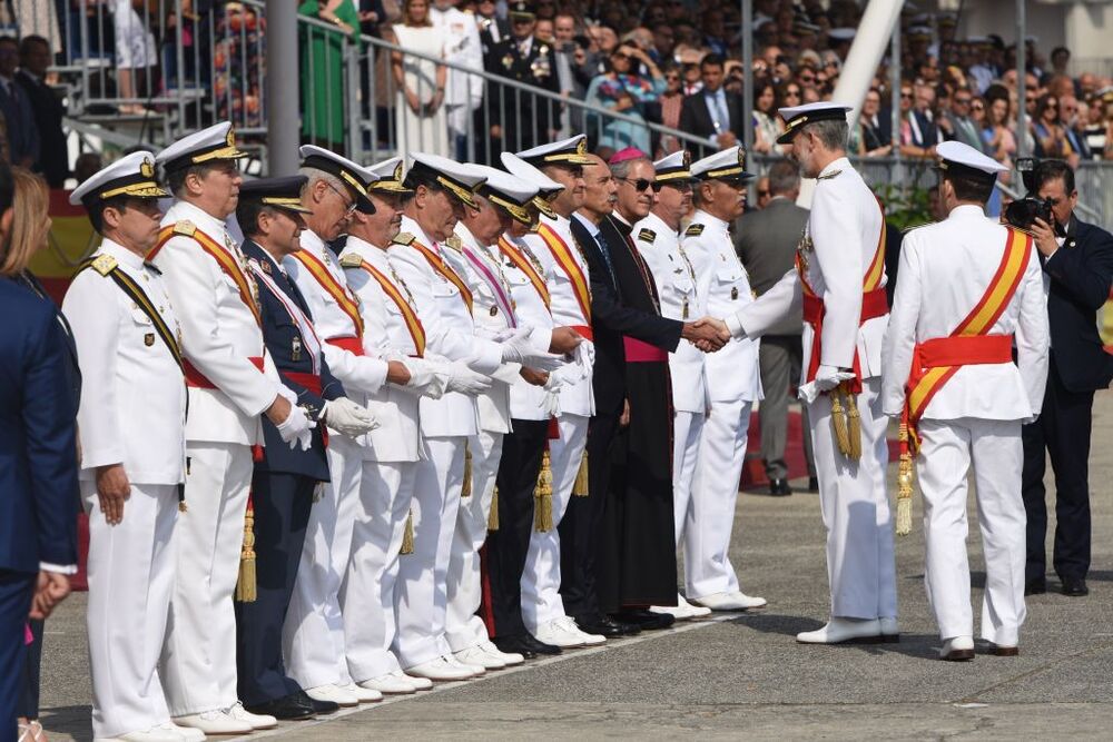 Felipe VI preside la entrega de Reales Despachos a los nuevos oficiales de la Armada   / GUSTAVO DE LA PAZ