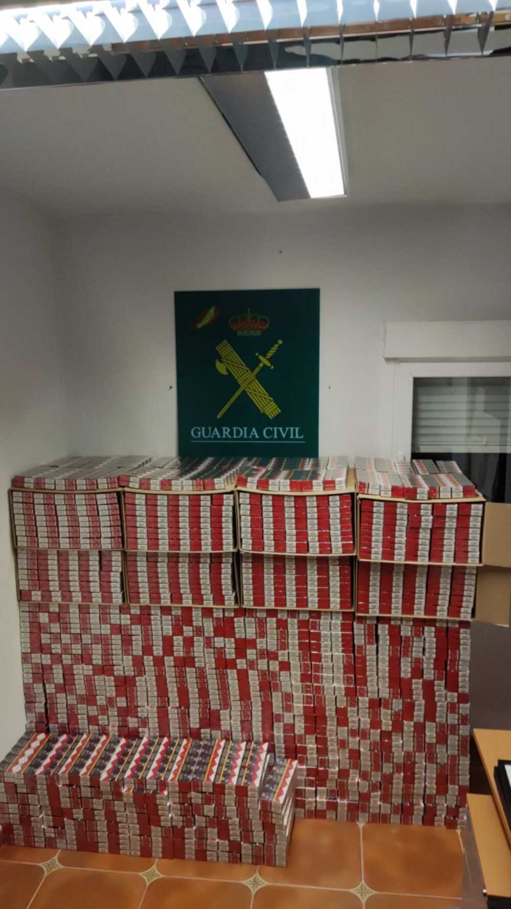 Detenido en Segovia con 13.500 paquetes de tabaco en el coche
