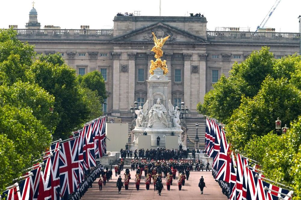 Britain mourns Queen Elizabeth  / POOL