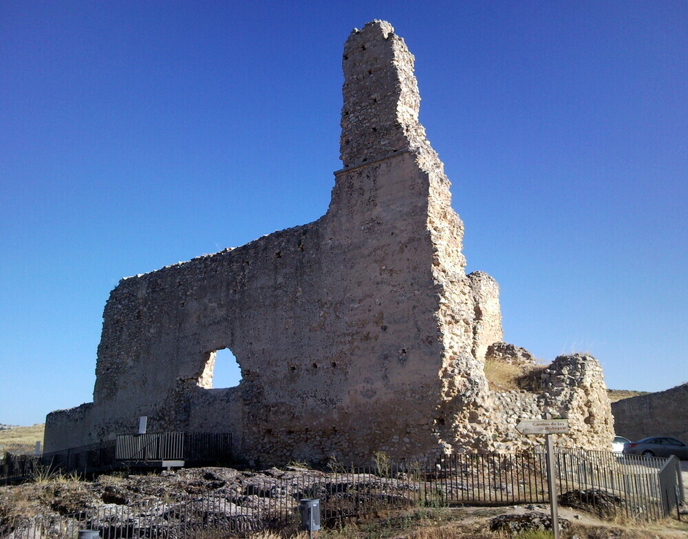 Restos del templo en Fuentidueña, en ruinas. 