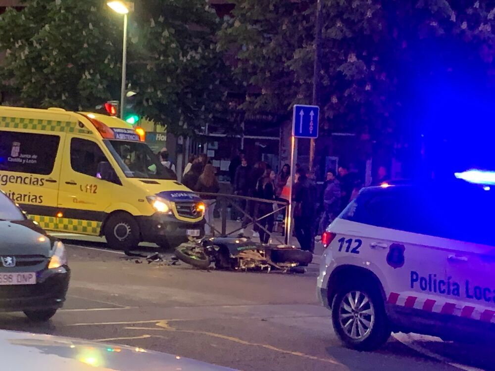 Un herido en accidente de moto en Vía Roma 