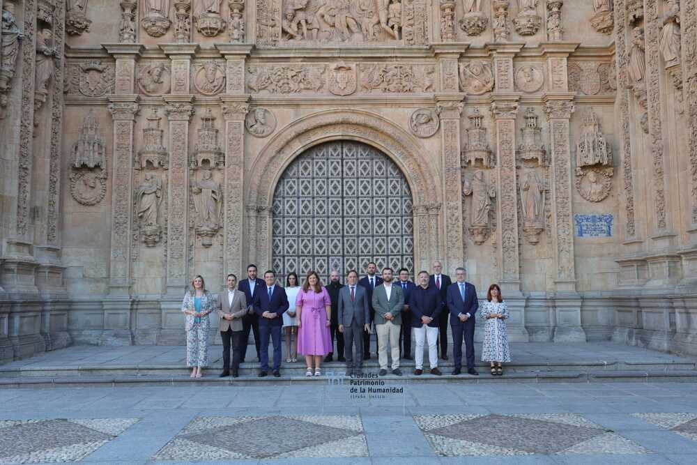 Los representantes municipales tras la asamblea en Salamanca 