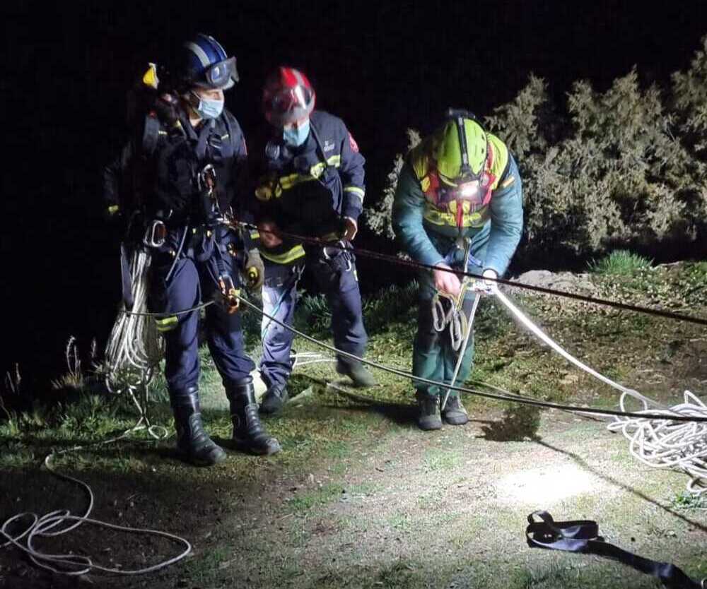 Efectivos de la Guardia Civil y Bomberos de Segovia procedieron al rescate del cadáver