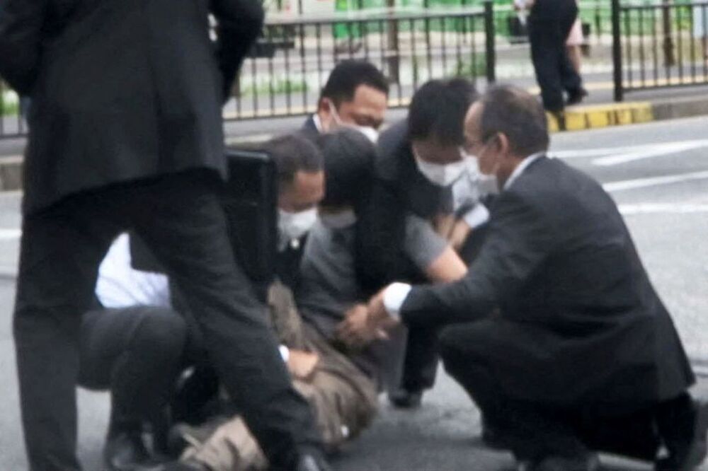El exprimer ministro de Japón Shinzo Abe herido por un disparo