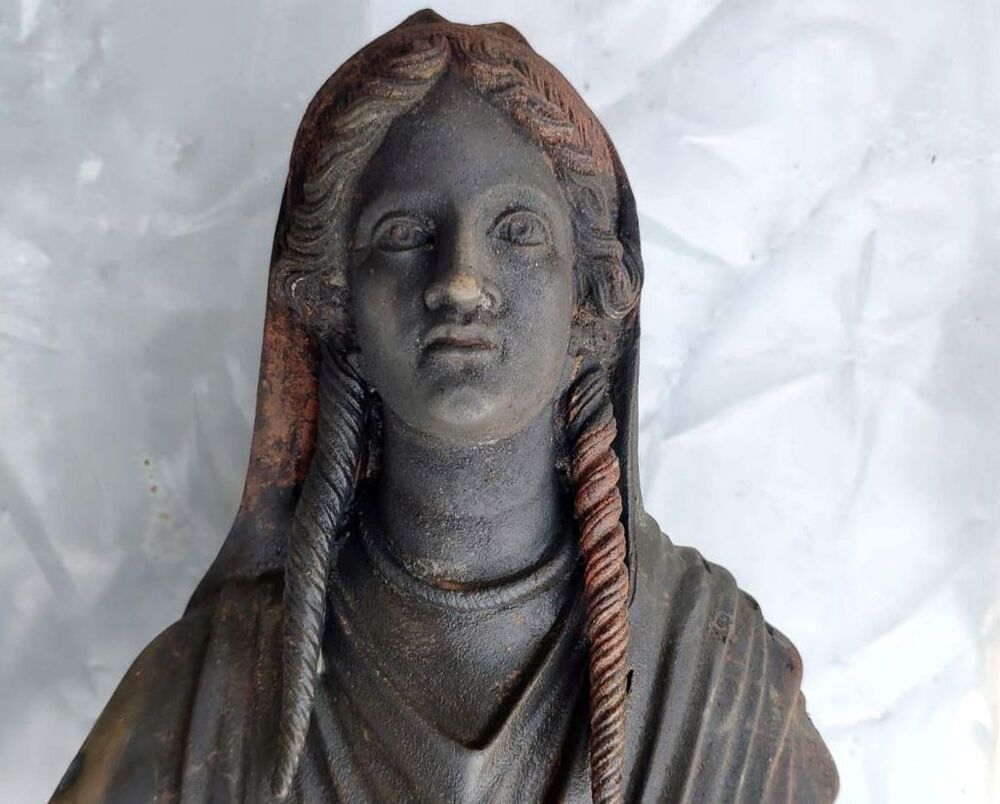 24 bronze statues discovered durind excavations in San Casciano dei Bagni  / JACOPO TABOLLI / UNIVERSITA PER