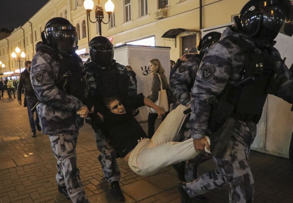 Cientos de rusos detenidos por protestar contra la movilización