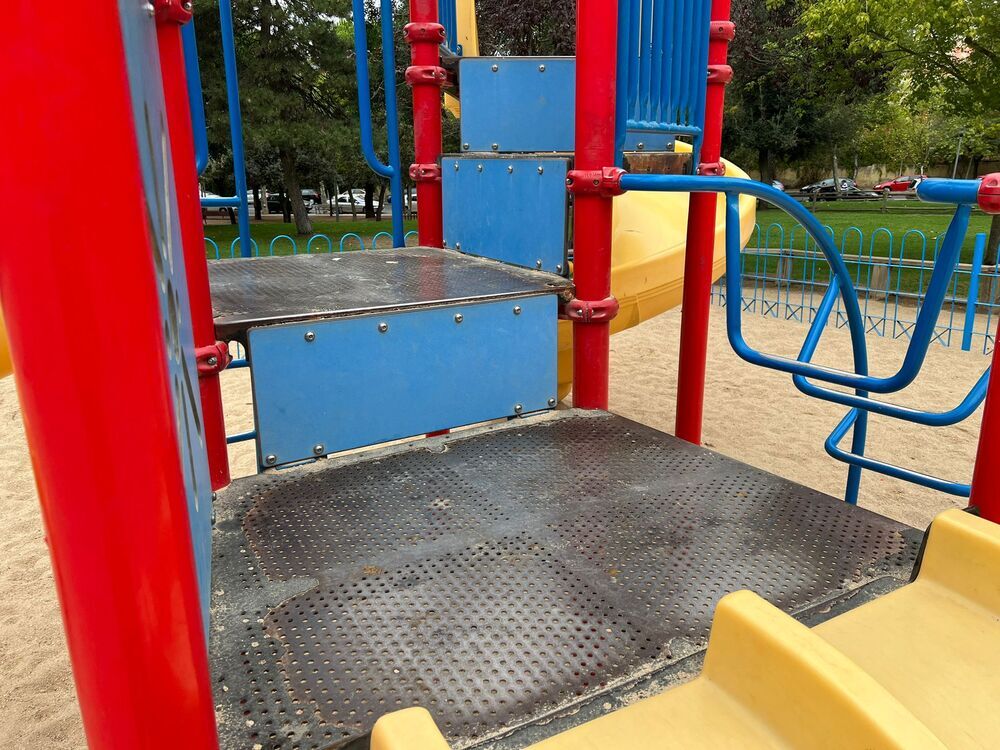 Ciudadanos pide mejorar el estado de los parques infantiles
