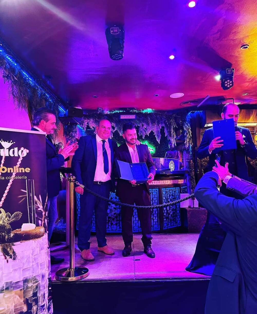 Héctor Gimeno gana en Segovia el Concurso de Coctelería de CyL